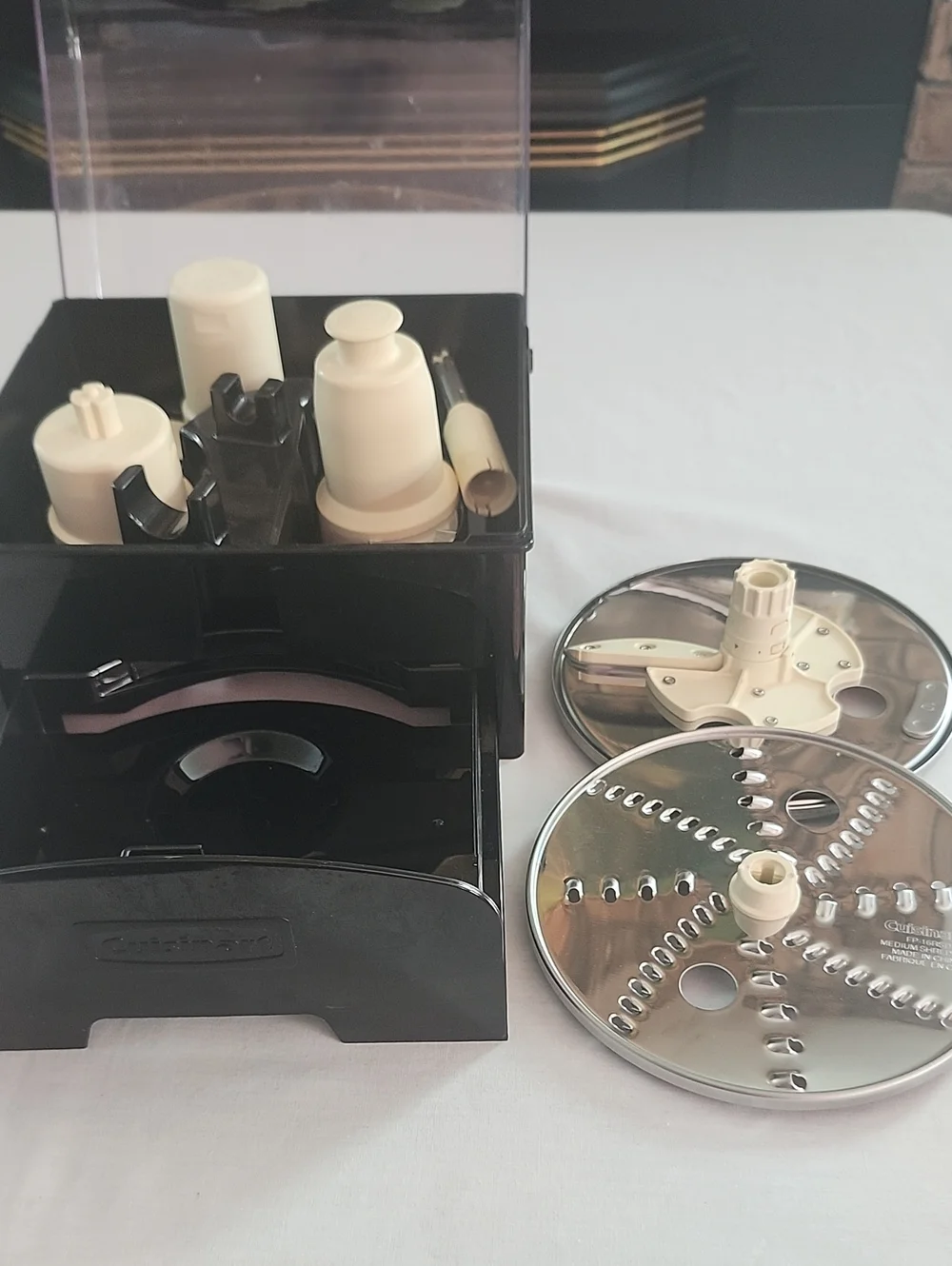 Cuisinart contains accessory